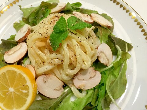 火も鍋も使わない！野菜たっぷりゆずマヨサラダうどん